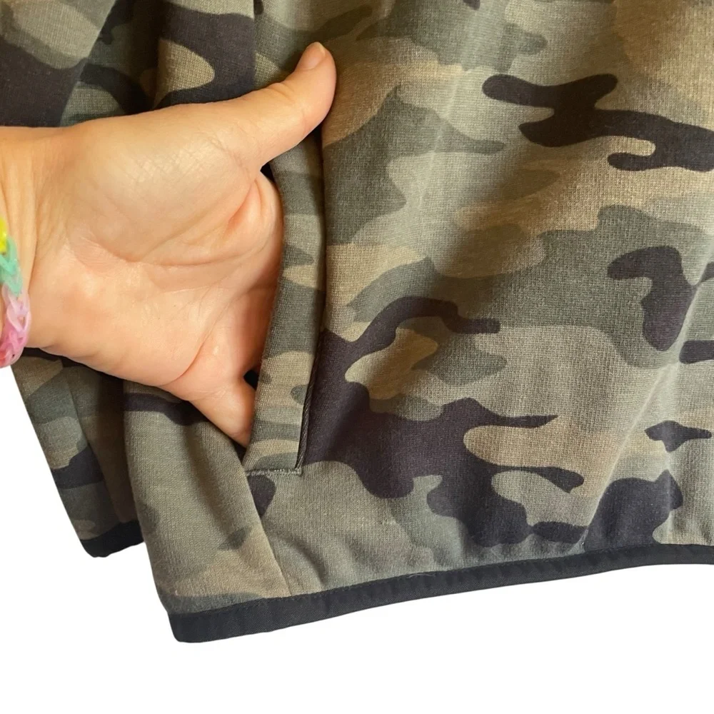 GAP Kids Camouflage Jacket - Green and Gray Size 8-9 or‎ Medium